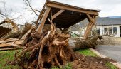 POVREĐENO NEKOLIKO LJUDI, LETOVI OTKAZANI, PUTEVI ZATVORENI... Snažna zimska oluja poharala jug SAD