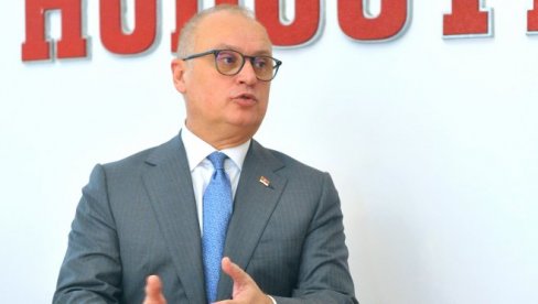 VAŽAN SRPSKI BREND: Vesić čestitao 70. rođendan Večernjih novosti VAŽAN SRPSKI BREND: Vesić čestitao 70. rođendan Večernjih novosti