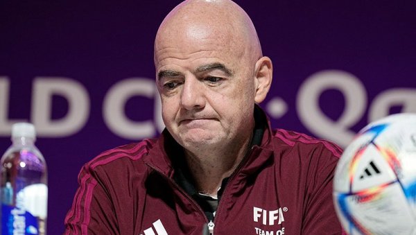 ОВО СЕ ПРВИ ПУТ ДЕСИЛО! Председник ФИФА упутио јавно извињење онима познатим по злу - енглеским навијачима!