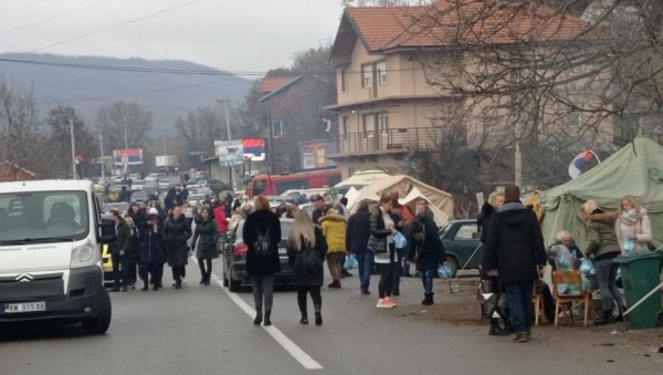 САМОХРАНА МАЈКА НА БАРИКАДАМА: 1999. су ме истерали, сад хоће поново да ме протерају