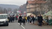 SAMOHRANA MAJKA NA BARIKADAMA: 1999. su me isterali, sad hoće ponovo da me proteraju SAMOHRANA MAJKA NA BARIKADAMA: 1999. su me isterali, sad hoće ponovo da me proteraju
