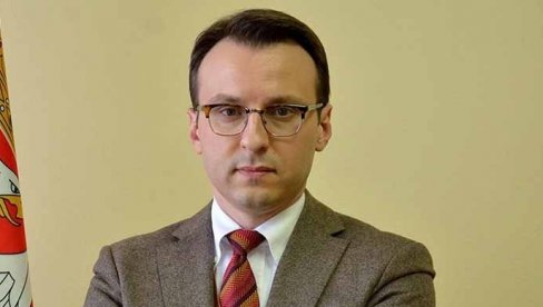 МЕДИЈСКИ СВЕТИОНИК: Честитка директора Канцеларије за КиМ нашем листу за 70. рођедан МЕДИЈСКИ СВЕТИОНИК: Честитка директора Канцеларије за КиМ нашем листу за 70. рођедан