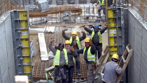 СРПСКОЈ НЕДОСТАЈЕ ОКО 8.000 МАЈСТОРА: Страна радна снага, судећи по броју дозвола, преузима тржиште БиХ