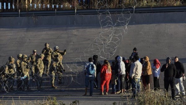 БЛУМБЕРГ: Имиграција важније питање за кандидате од рата на Блиском истоку