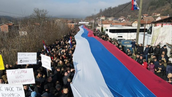 СРАМАН ТЕКСТ У АУСТРИЈСКОМ ЛИСТУ: Срби који се боре за своја огњишта названи милитантима - спорна и српска тробојка на Рудару