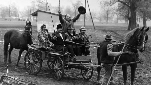 ЈУБИЛЕЈ ЊЕНОГ ВЕЛИЧАНСТВА ФОТОГРАФИЈЕ: У Музеју Војводине вечерас  (19.00)  традиционална изложба „Објективно“