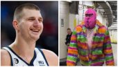 JOKIĆ KAO GOSPODIN, A ON KAO KLOVN: NBA zvezda zarađuje milione, a onda na utakmicu dođe kao u cirkus