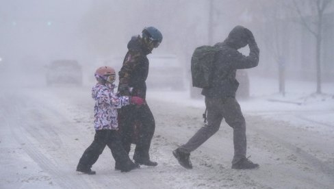 RASTE BROJ MRTVIH U AMERICI: Nezapamćena snežna oluja napravila haos u SAD (FOTO)