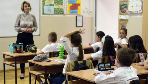 ПОДНЕТО 2.303 ЗАХТЕВА: Повећано интересовање за упис првака у школу којој не припадају по месту становања ПОДНЕТО 2.303 ЗАХТЕВА: Повећано интересовање за упис првака у школу којој не припадају по месту становања