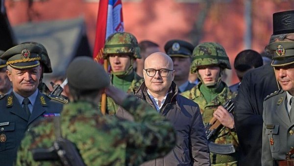 МОЋАН ВИДЕО МИНИСТАРСТВА ОДБРАНЕ И ВОЈСКЕ СРБИЈЕ: Овако су честитали новогодишње и божићне празнике (ВИДЕО)