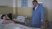 КОЛИЦА ЗА ТРИ ДЕЧАКА И ЈЕДНУ ДЕВОЈЧИЦУ: Поклони за прве бебе рођене у овој години у Косовској Митровици