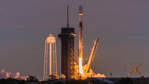 ПОЛЕТЕЛА РАКЕТА ФАЛКОН 9: Однела на МСС космонауте из САД и Русије
