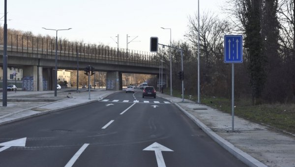 КРОЗ ПАВЛОВ БУЛЕВАР У ДВА СМЕРА: Готово четири године после почетка радова, саобраћај прорадио на делу обновљене раковичке улице