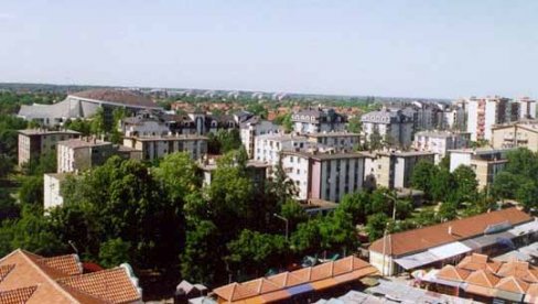 OŠ JEFIMIJA U OBRENOVCU OBELEŽILA 22 GODINE POSTOJANJA: Svečanosti prisustvovali čelnici opštine, gradskih institucija, roditelji...