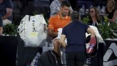 DRAMA U AUSTRALIJI: Novak Đoković zbog povrede ranije napustio teren DRAMA U AUSTRALIJI: Novak Đoković zbog povrede ranije napustio teren