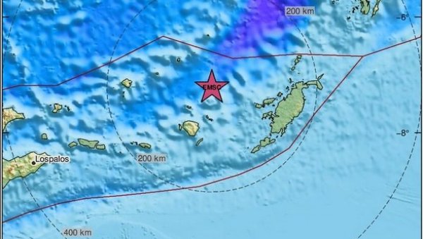 СНАЖАН ПОТРЕС: Земљотрес јачине 7,7 степени погодио Индонезију