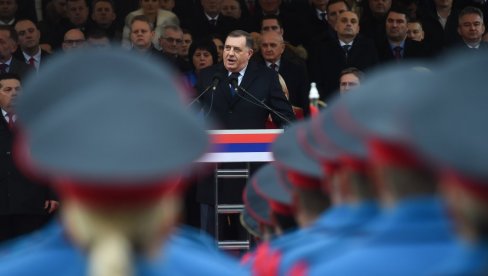 SRPSKA PRAZNUJE ŠMITU IZ INATA: Burne reakcije u RS na pretnje Nemca da će ići u zatvor oni koji slave dan republike SRPSKA PRAZNUJE ŠMITU IZ INATA: Burne reakcije u RS na pretnje Nemca da će ići u zatvor oni koji slave dan republike