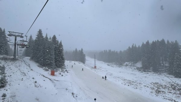 ЗАБЕЛЕЛО СЕ НА КОПАОНИКУ: Снег напокон стигао у Србију (ФОТО)