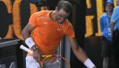 TREBA MI MOJ REKET NAZAD: Rafael Nadal dramio u Melburnu, a razlog je bizaran (VIDEO)