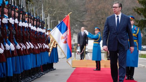 FORMIRAJU SE OSOVINE PROTIV SRBIJE Vučić o vojnim paktima u regionu: Spremni smo da branimo svoju zemlju, ali ne želimo ratove i sukobe FORMIRAJU SE OSOVINE PROTIV SRBIJE Vučić o vojnim paktima u regionu: Spremni smo da branimo svoju zemlju, ali ne želimo ratove i sukobe