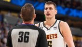 AMERI VRTE GLAVOM: Nikola Jokić posle sjajnog koša za pobedu Denvera uradio ono što mnogi ljubitelji NBA nisu očekivali (VIDEO)