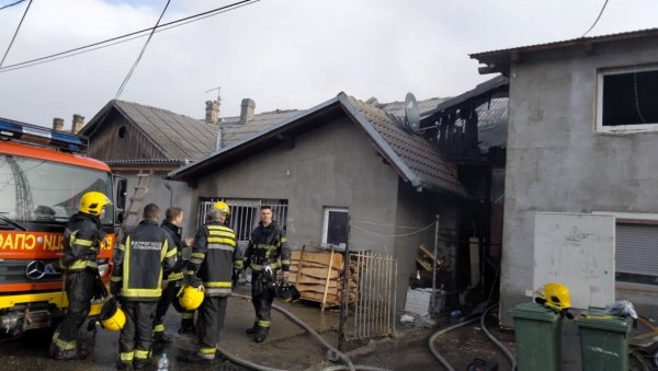 ПОЖАР У БЕОЧИНУ ПРВИ ВИДЕО ДЕЧАК Исповест жене чија кућа је изгорела: Ватра била изнад кревета у ком ми је спавао други син