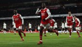 ARSENAL UZ NEVIĐENU DRAMU KORAK BLIŽE TITULI PREMIJER LIGE: Mančester junajted se isprsio u Londonu, ali onaj 90. minut... (VIDEO)