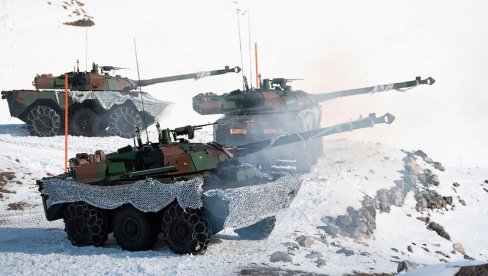 OKLOP TANAK, KVARI SE MENJAČ: Francuski tenkovi AMX-10RC se nisu pokazali u Ukrajini (VIDEO) OKLOP TANAK, KVARI SE MENJAČ: Francuski tenkovi AMX-10RC se nisu pokazali u Ukrajini (VIDEO)
