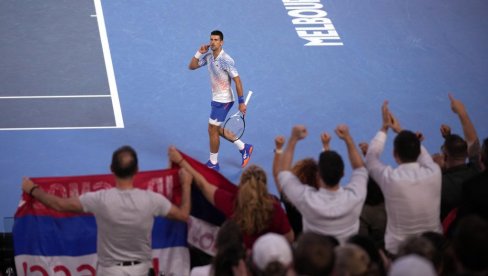 PODIGNUTA TRI PRSTA I MOĆNA PORUKA! Novak Đoković dobio neverovatan mural u Trebinju (VIDEO)