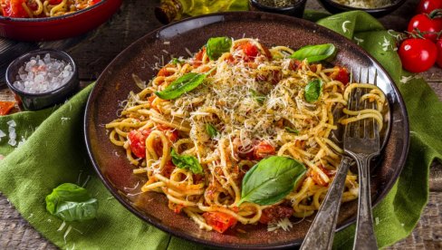 MEDITERANSKA PASTA: Jelo za poželeti, a tako je lako za pripremu