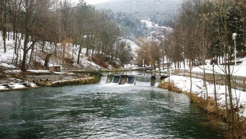 УЖАС У ПЉЕВЉИМА: Пронађено тело жене у парку Водице