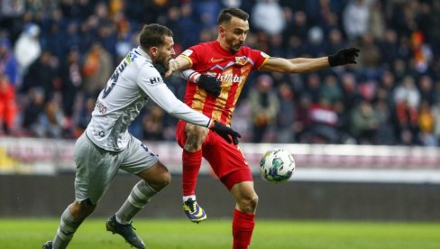 ТИП ПРЕДЛАЖЕ – ТУРСКА 1: Габријел чува Кајзери