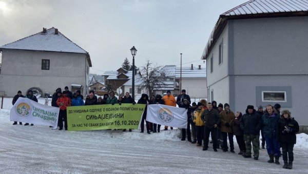 СТАЋЕМО ПРЕД ЦЕВИ И БИТИ ЖИВЕ МЕТЕ: Нови протести активиста против НАТО вежбе на Сињајевини (ФОТО/ВИДЕО)