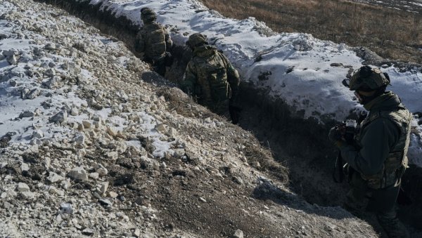 ШАЉУ ПОЈАЧАЊА ДА ЗАДРЖЕ ЦИВИЛЕ У АВДЕЈЕВКИ: Бивши службеник СБУ - Бригада Азов послата да спаси град (ВИДЕО)