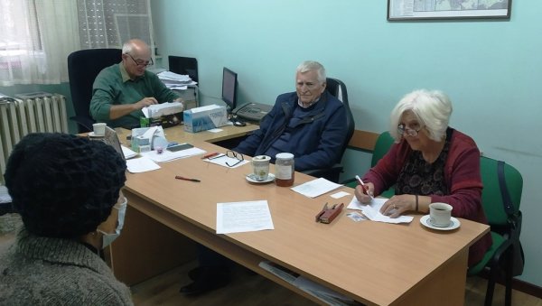 ПЕНЗИОНЕРИ  БЕСПЛАТНО БАЊЕ: У Параћину је пријављивање у току у Основном удружењу пензионера