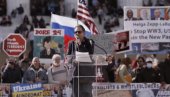 АМЕРИКАНЦИ ТРАЖЕ ДА СЕ РАСФОРМИРА НАТО: Антиратни протест у Вашингтону (ВИДЕО) АМЕРИКАНЦИ ТРАЖЕ ДА СЕ РАСФОРМИРА НАТО: Антиратни протест у Вашингтону (ВИДЕО)