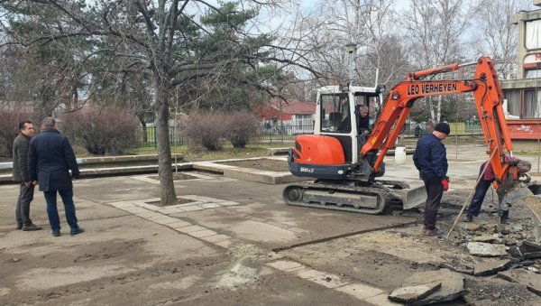 НОВО ДВОРИШТЕ И НОВА СТАЗА ЗА ДВЕ ОСНОВНЕ ШКОЛЕ У НОВОМ БЕОГРАДУ: ГО Нови Београд уређује школске површине