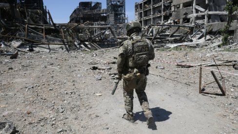RUSKI NAPADI RAZORILI VOJNU INDUSTRIJU UKRAJINE: Šmigalj - Oštećeno 37 fabrika namenske proizvodnje RUSKI NAPADI RAZORILI VOJNU INDUSTRIJU UKRAJINE: Šmigalj - Oštećeno 37 fabrika namenske proizvodnje