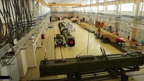 ПУТИН БУДИ ПСИХОЛОШКИ ЕФЕКАТ „ОРЕШНИКА“: Да ли је оперативни „Буревестник“ ново најављено оружје? (ВИДЕО) ПУТИН БУДИ ПСИХОЛОШКИ ЕФЕКАТ „ОРЕШНИКА“: Да ли је оперативни „Буревестник“ ново најављено оружје? (ВИДЕО)