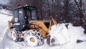 OTKLANJAJU POSLEDICE HAOSA I MEĆAVE: U Zlatiborskom okrugu očišćeni glavni putevi, neka sela i dalje bez struje, nema nastave u školama