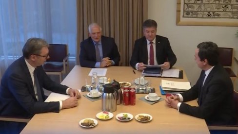КУРТИ ЖАЛИ ШТО ВУЧИЋ НИЈЕ ПОТПИСАО СПОРАЗУМ: Председник јасно рекао да нема признања ни столице за Приштину у УН КУРТИ ЖАЛИ ШТО ВУЧИЋ НИЈЕ ПОТПИСАО СПОРАЗУМ: Председник јасно рекао да нема признања ни столице за Приштину у УН