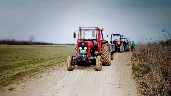 У МЕСНОЈ ЗАЈЕДНИЦИ БОЉЕВЦИ: Уређење атарских путева