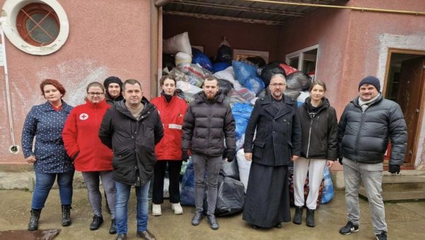 СРБИ ИЗ РУМУНИЈЕ ПОМАЖУ ТУРСКОЈ И СИРИЈИ: Верници на позив цркве прикупили новац и пакете хране