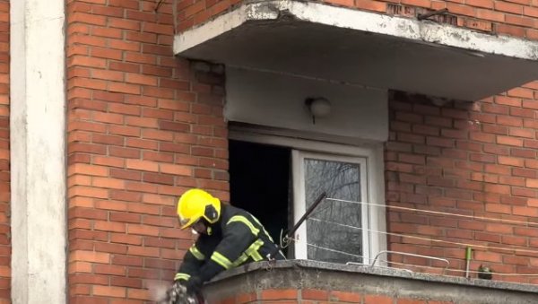 ОЧЕВИЦИ ТРАГЕДИЈЕ У НОВОМ ПАЗАРУ: Кренули смо у помоћ, али ватра је била јака (ВИДЕО)