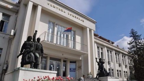 ZA ĐURĐEVDAN U OPŠTINI VOŽDOVAC: Predsednica razgovara sa sugrađanima