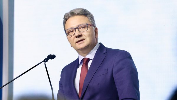 МИНИСТАР ЈОВАНОВИЋ: Следеће године могуће увођење 5Г мреже, нацрти медијских закона јачају независност РЕМ-а МИНИСТАР ЈОВАНОВИЋ: Следеће године могуће увођење 5Г мреже, нацрти медијских закона јачају независност РЕМ-а