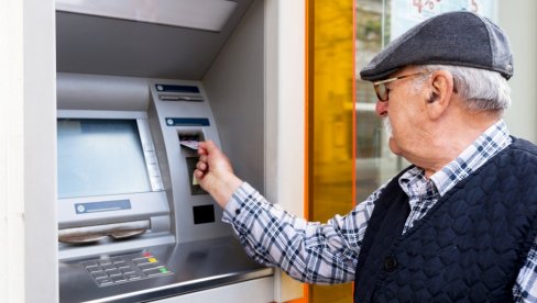 EVO KADA POČINJE ISPLATA OKTOBARSKIH PENZIJA: Fond PIO objavio raspored kad kome ležu pare na račun EVO KADA POČINJE ISPLATA OKTOBARSKIH PENZIJA: Fond PIO objavio raspored kad kome ležu pare na račun