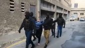 АКЦИЈА ПОЛИЦИЈЕ У БЕОГРАДУ: Пронашла 12,4 килограма марихуане у пртљажнику АКЦИЈА ПОЛИЦИЈЕ У БЕОГРАДУ: Пронашла 12,4 килограма марихуане у пртљажнику