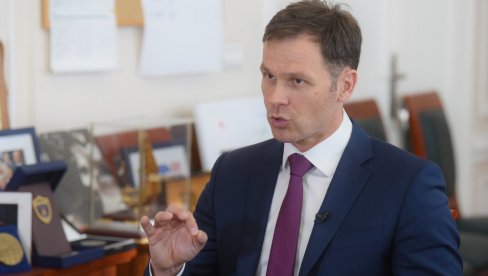 MALI PORUČIO NIKEZIĆU: Od pomoći građanima nećemo odustati, kao što nećemo odustati ni od daljeg razvoja Srbije MALI PORUČIO NIKEZIĆU: Od pomoći građanima nećemo odustati, kao što nećemo odustati ni od daljeg razvoja Srbije