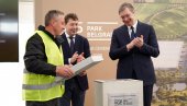 POČELA IZGRADNJA INDUSTRIJSKOG PARKA U DOBANOVCIMA Vučić: Teško je zamisliti bilo kakav uspeh u proizvodnji i trgovini bez logistike (VIDEO)